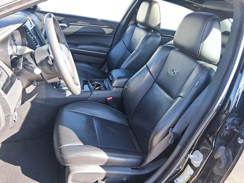 2023 Chrysler 300 S 300s RWD in Stratford, Ontario - 8 - w1024h768px