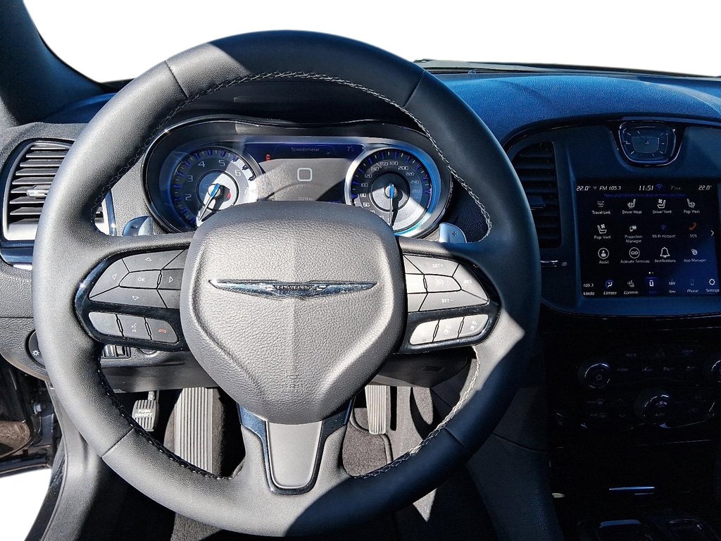 2023 Chrysler 300 S 300s RWD in Stratford, Ontario - 12 - w1024h768px