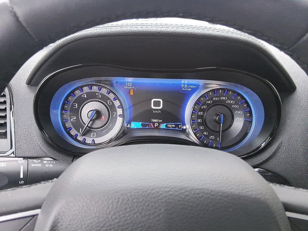 2023 Chrysler 300 Touring L RWD in Stratford, Ontario - 14 - w1024h768px