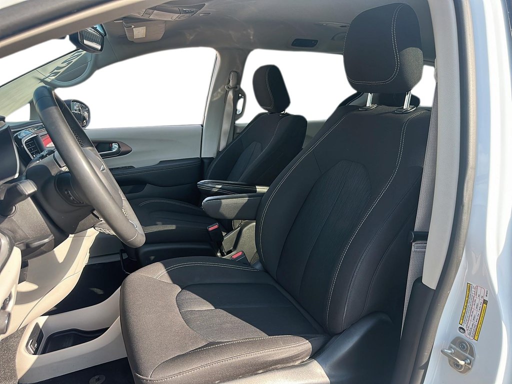 2024 Chrysler Grand Caravan SXT 2WD in Stratford, Ontario - 8 - w1024h768px