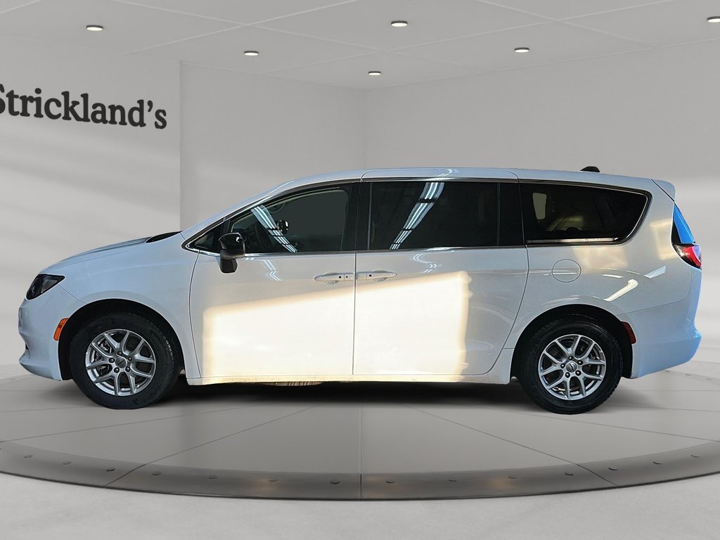 2024 Chrysler Grand Caravan SXT 2WD in Stratford, Ontario - 5 - w1024h768px
