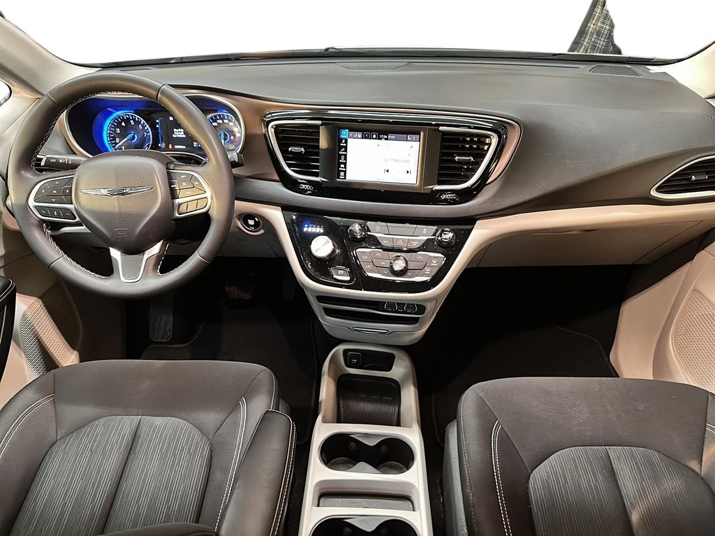 2024 Chrysler Grand Caravan SXT 2WD in Stratford, Ontario - 9 - w1024h768px