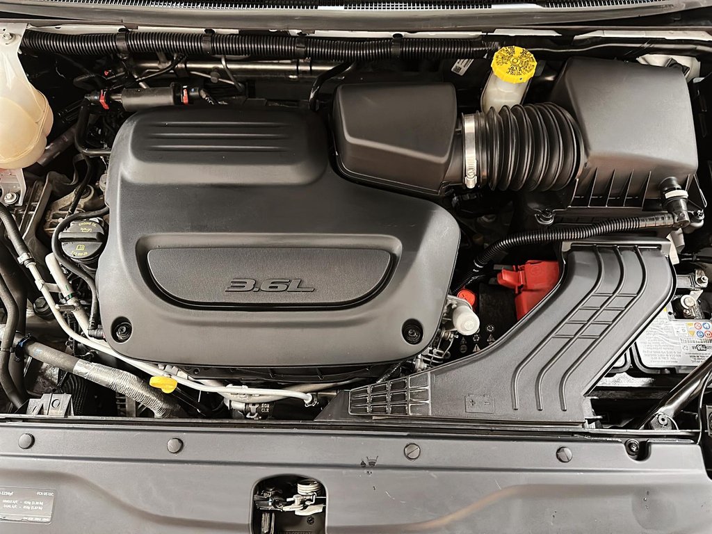 2024 Chrysler Grand Caravan SXT 2WD in Stratford, Ontario - 7 - w1024h768px