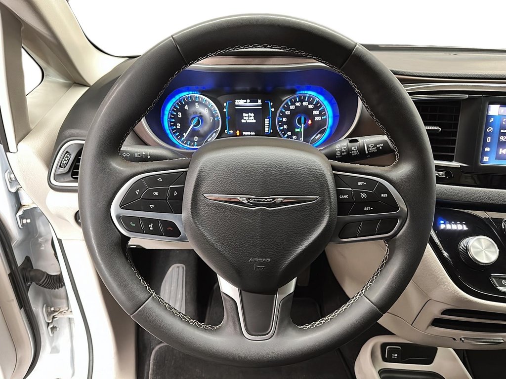 2024 Chrysler Grand Caravan SXT 2WD in Stratford, Ontario - 11 - w1024h768px