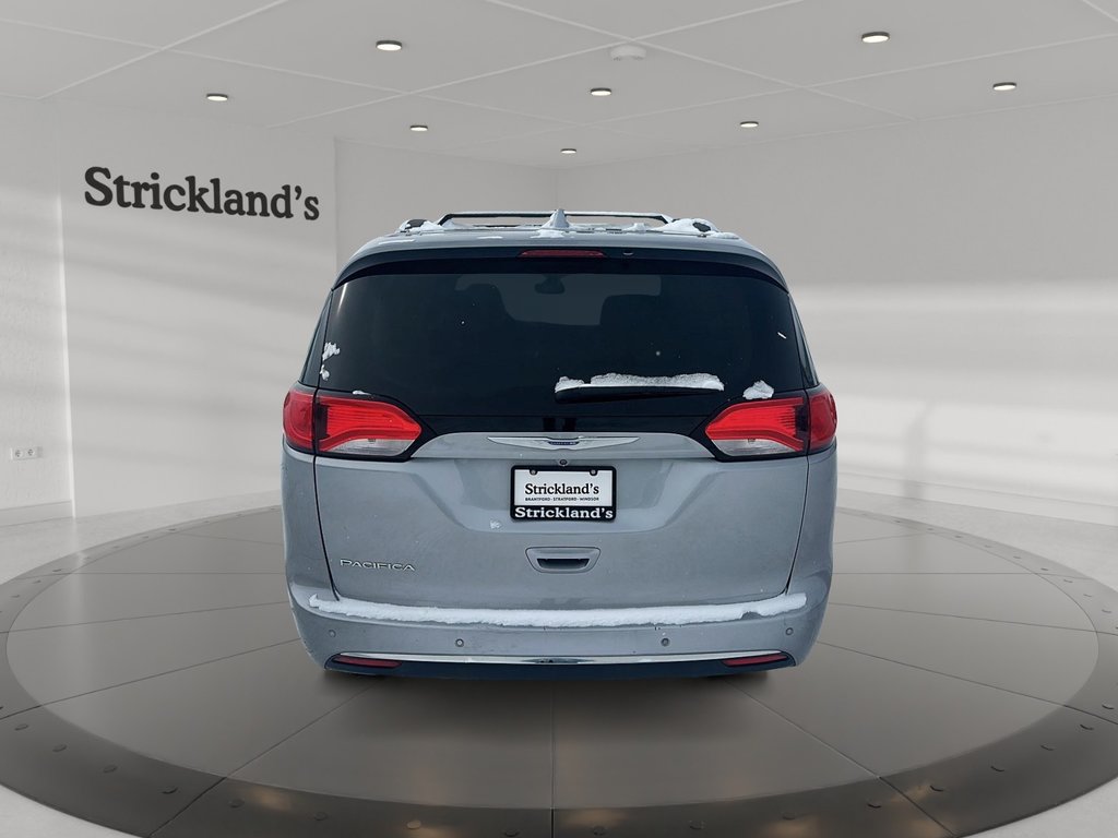 2018 Chrysler Pacifica Touring-l Plus in Stratford, Ontario - 3 - w1024h768px