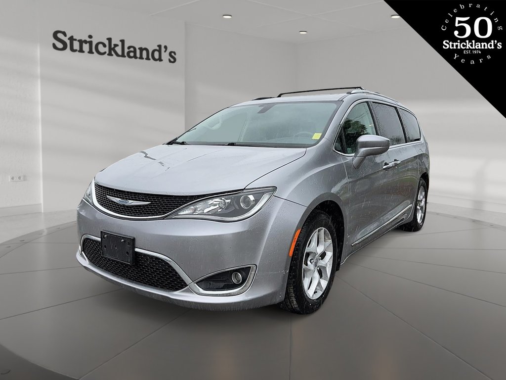 2018  Pacifica Touring-l Plus in Stratford, Ontario - 1 - w1024h768px