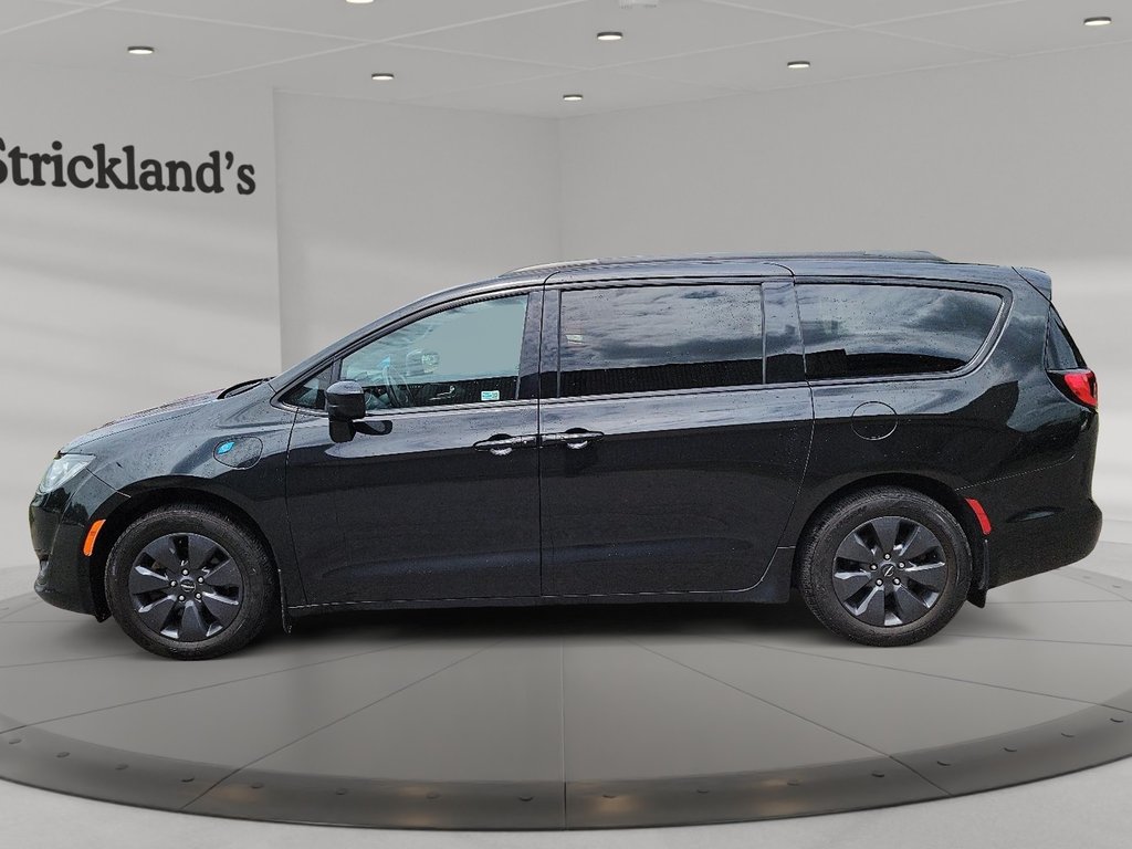 2019 Chrysler Pacifica Hybrid Touring L in Stratford, Ontario - 5 - w1024h768px