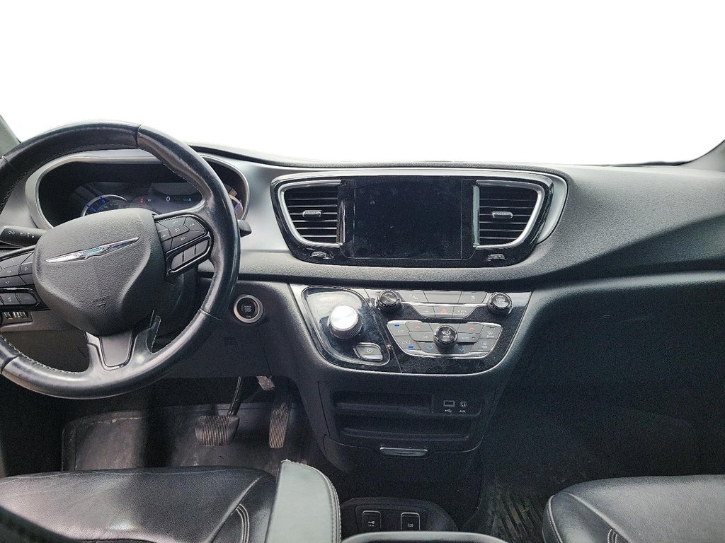 2019 Chrysler Pacifica Hybrid Touring L in Stratford, Ontario - 9 - w1024h768px