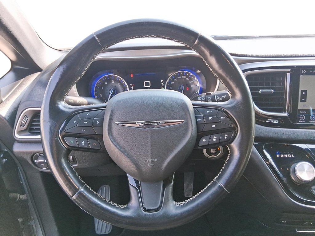 2020 Chrysler Pacifica AWD Launch Edition in Stratford, Ontario - 13 - w1024h768px