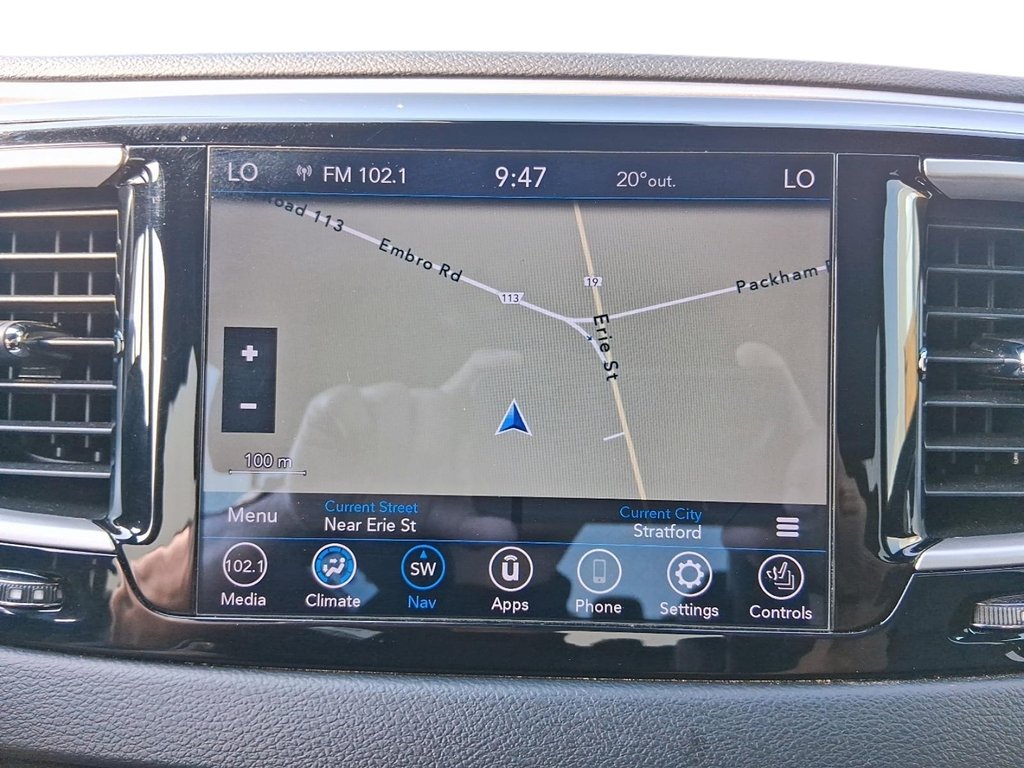 2020 Chrysler Pacifica AWD Launch Edition in Stratford, Ontario - 20 - w1024h768px