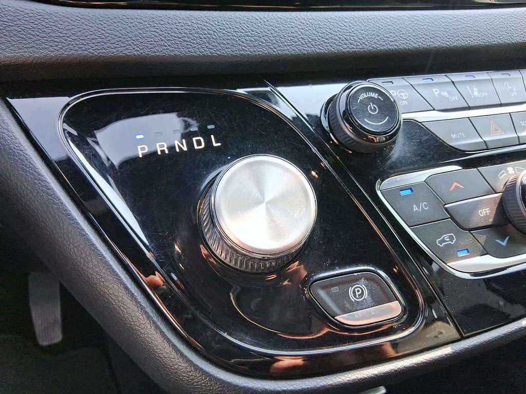 2020 Chrysler Pacifica AWD Launch Edition in Stratford, Ontario - 18 - w1024h768px