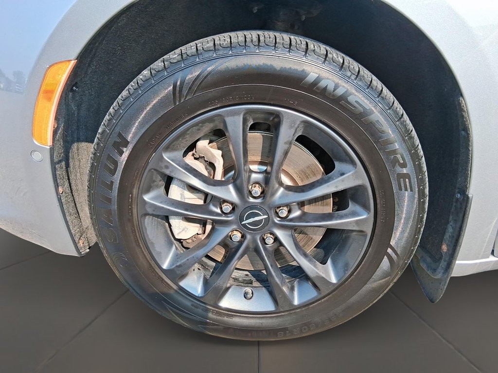 2020 Chrysler Pacifica AWD Launch Edition in Stratford, Ontario - 7 - w1024h768px