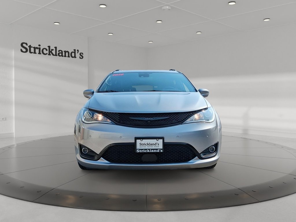 2020 Chrysler Pacifica AWD Launch Edition in Stratford, Ontario - 2 - w1024h768px