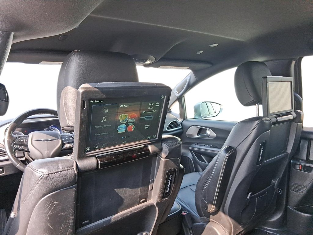 2020 Chrysler Pacifica AWD Launch Edition in Stratford, Ontario - 17 - w1024h768px