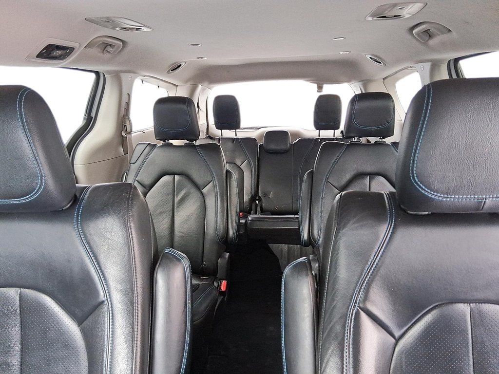 2021 Chrysler Pacifica Touring L in Stratford, Ontario - 11 - w1024h768px