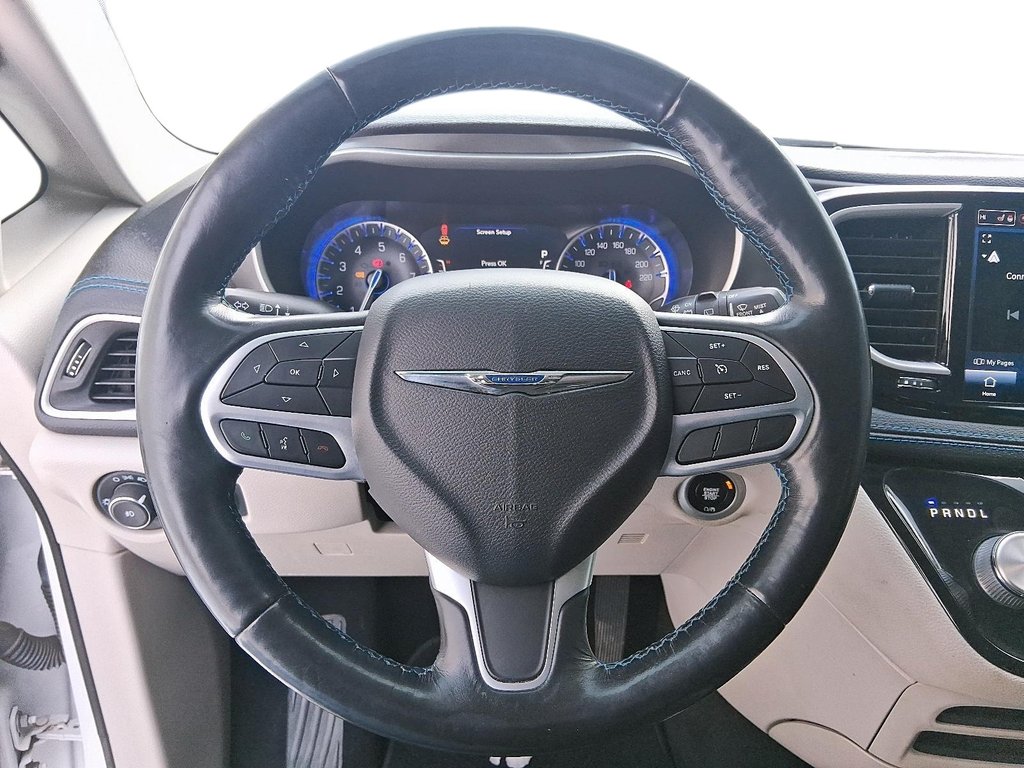 2021 Chrysler Pacifica Touring L in Stratford, Ontario - 13 - w1024h768px