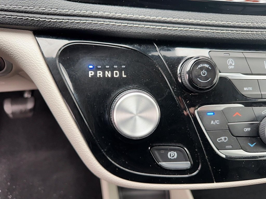 2022 Chrysler Pacifica Touring L in Stratford, Ontario - 14 - w1024h768px