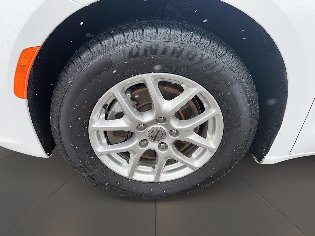 2022 Chrysler Pacifica Touring L in Stratford, Ontario - 7 - w1024h768px