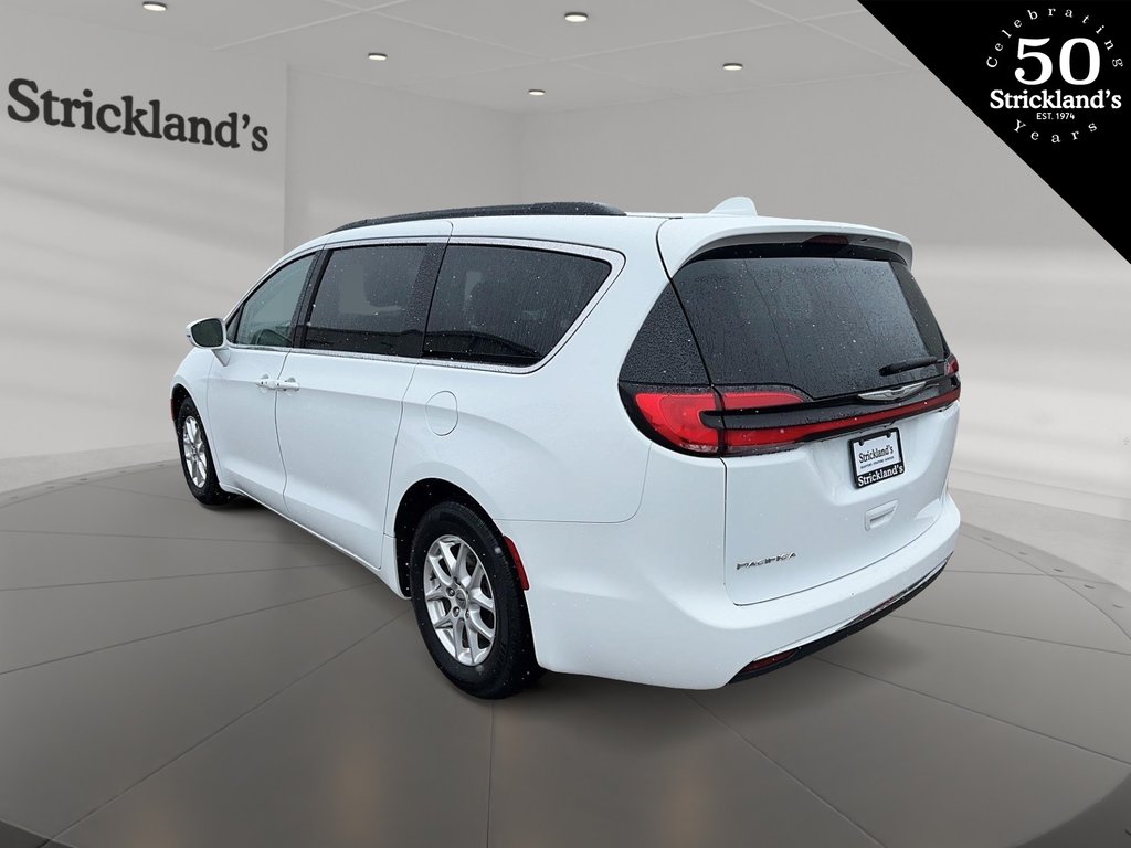 2022  Pacifica Touring L in Stratford, Ontario - 4 - w1024h768px