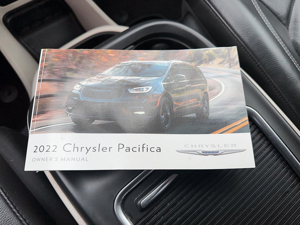 2022 Chrysler Pacifica Touring L in Stratford, Ontario - 15 - w1024h768px