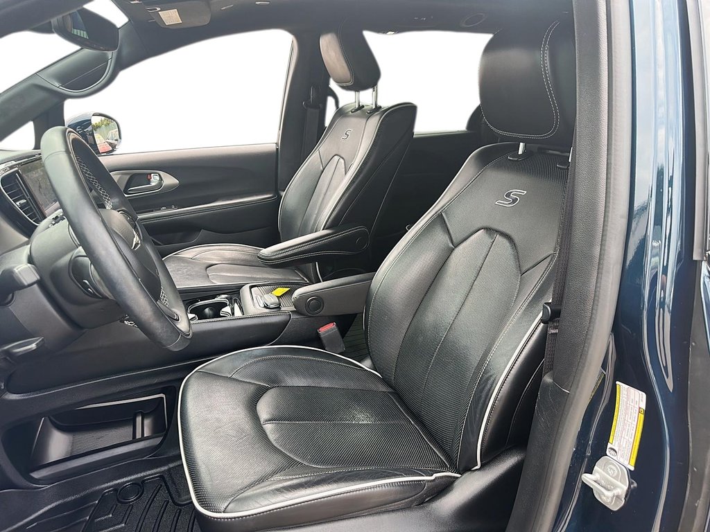 2022 Chrysler Pacifica Limited in Stratford, Ontario - 8 - w1024h768px