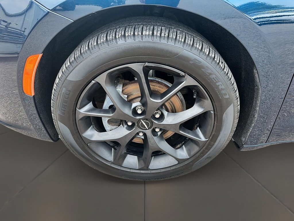 2022 Chrysler Pacifica Limited in Stratford, Ontario - 7 - w1024h768px