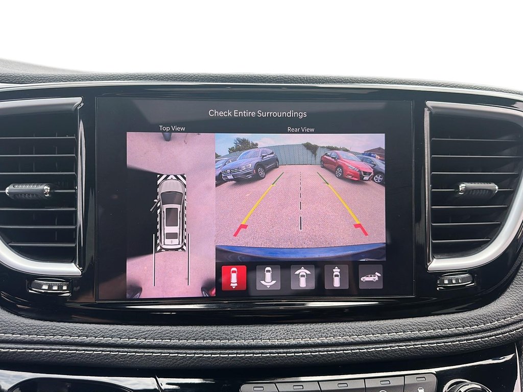 2022 Chrysler Pacifica Limited in Stratford, Ontario - 16 - w1024h768px