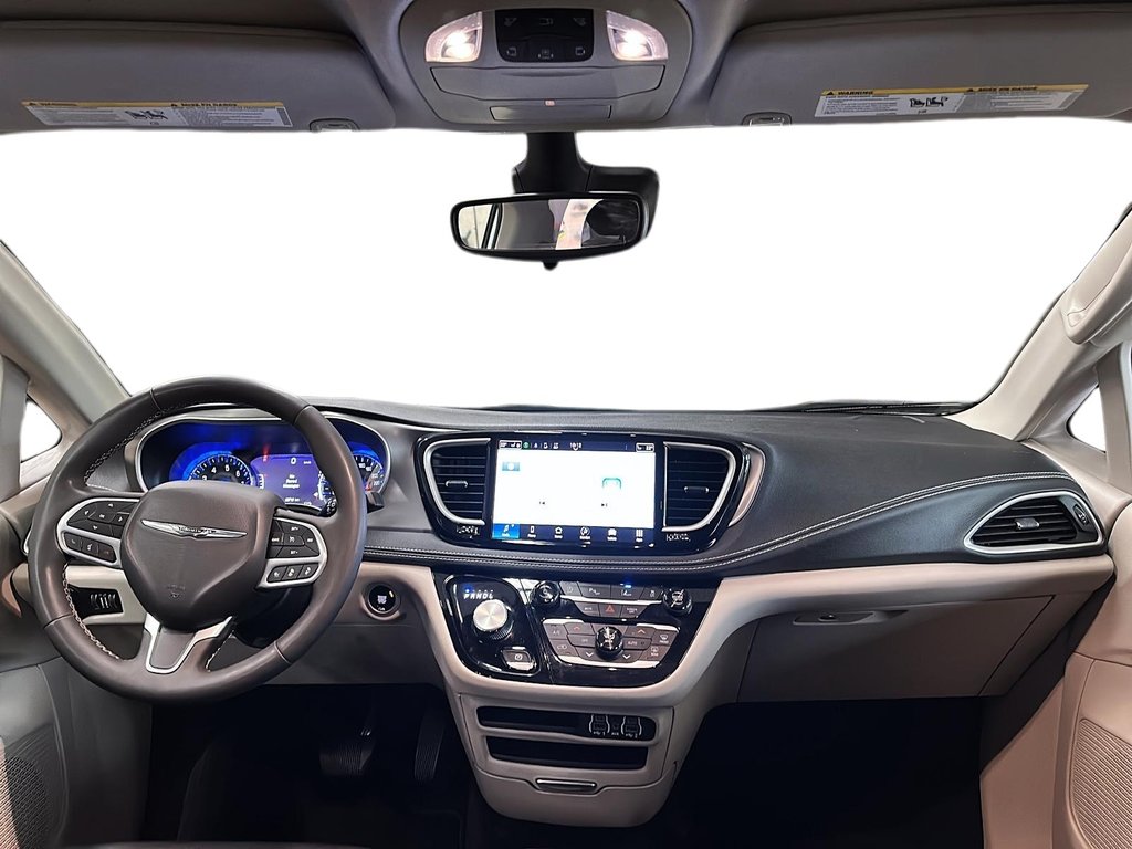 2023 Chrysler Pacifica Touring L FWD in Stratford, Ontario - 9 - w1024h768px
