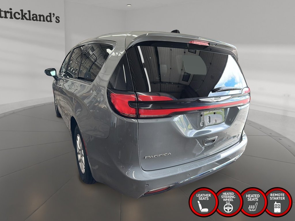 2023 Chrysler Pacifica Touring L FWD in Stratford, Ontario - 4 - w1024h768px