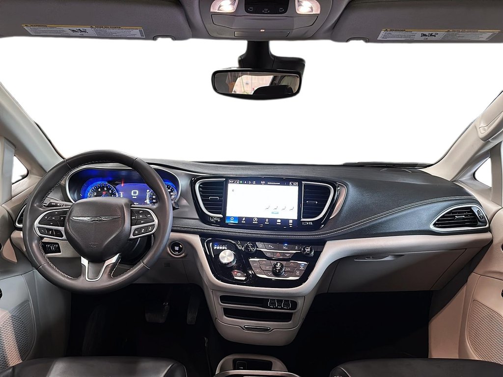 2023 Chrysler Pacifica Touring L FWD in Stratford, Ontario - 9 - w1024h768px