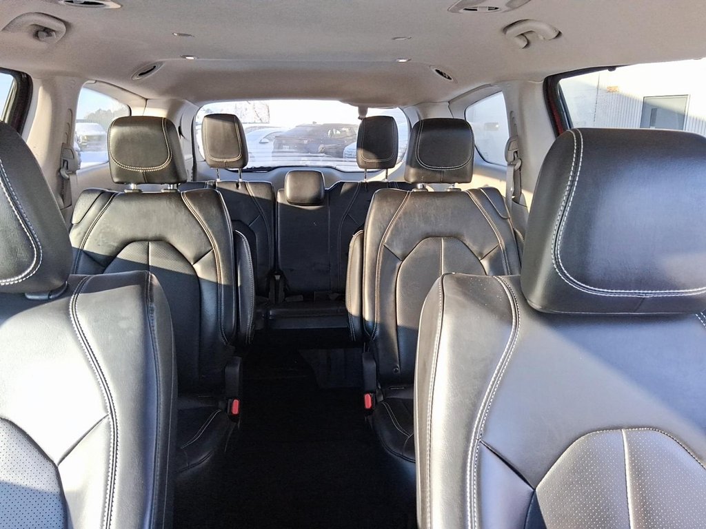 2023 Chrysler Pacifica Touring L FWD in Stratford, Ontario - 10 - w1024h768px