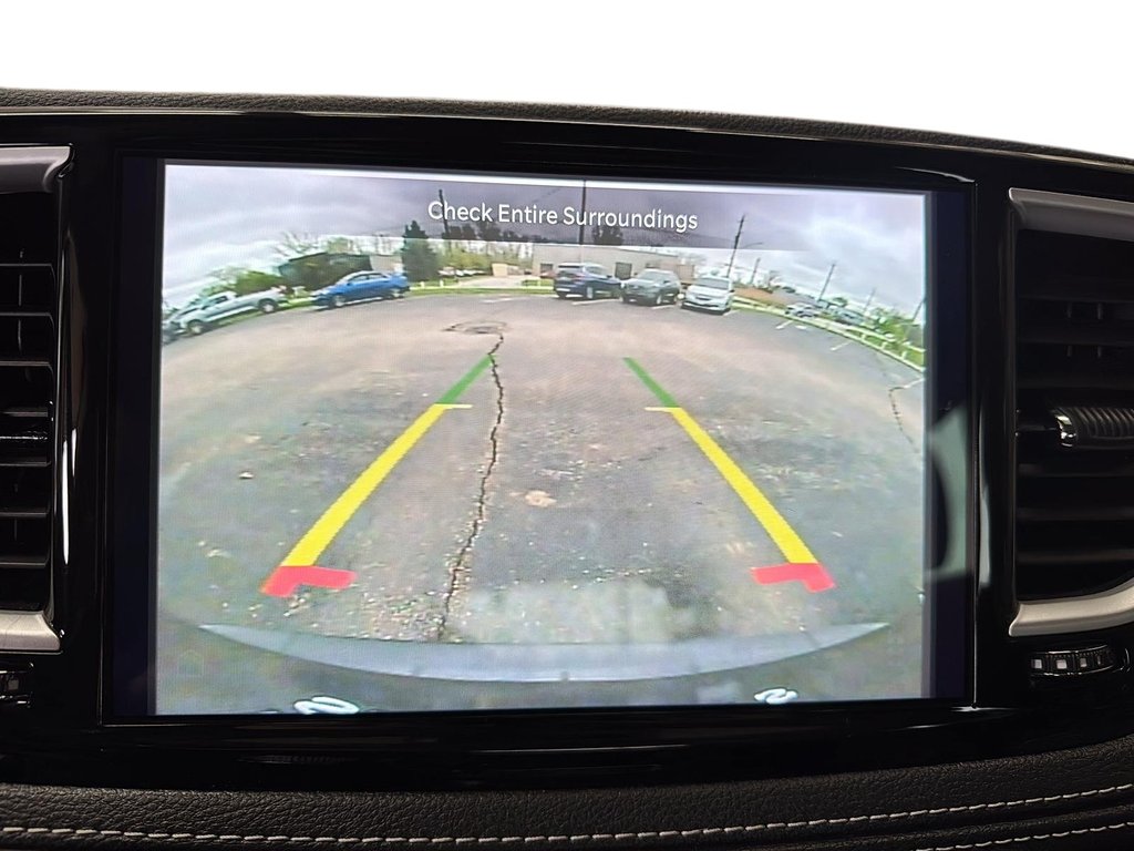 2023 Chrysler Pacifica Touring L FWD in Stratford, Ontario - 15 - w1024h768px