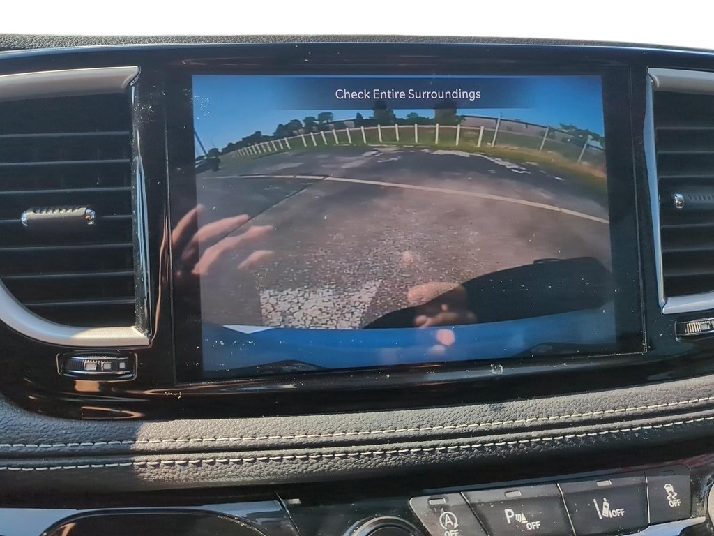 2024 Chrysler Pacifica Touring-L FWD in Stratford, Ontario - 16 - w1024h768px