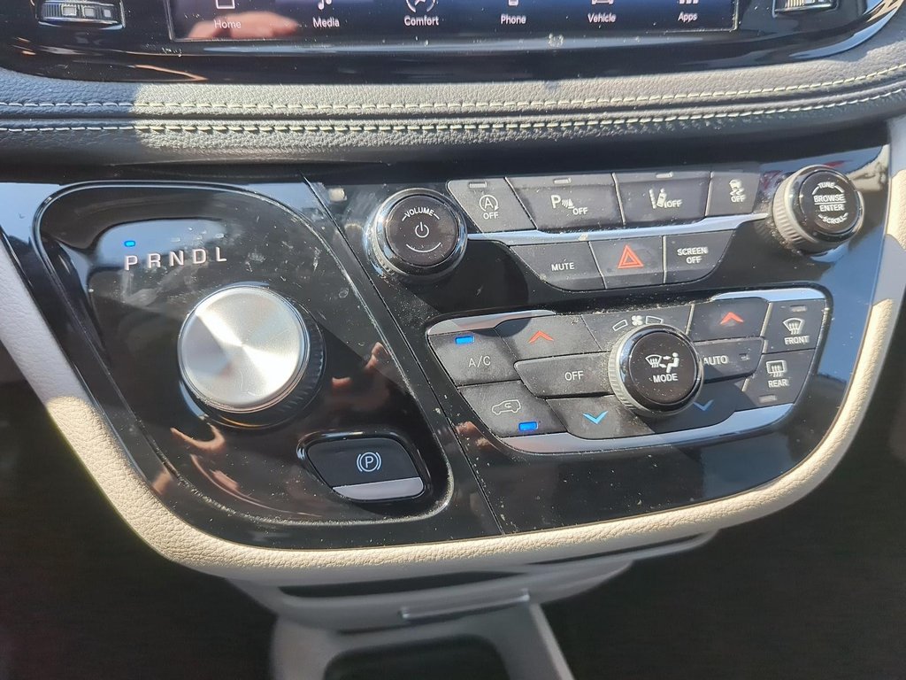 2024 Chrysler Pacifica Touring-L FWD in Stratford, Ontario - 15 - w1024h768px