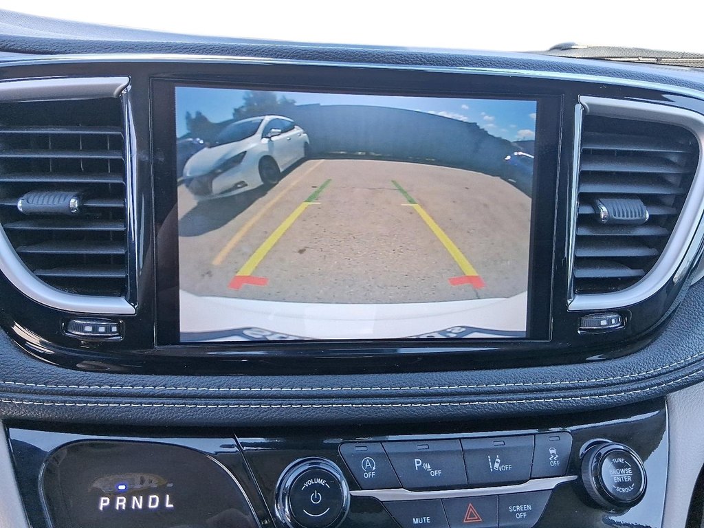 2024 Chrysler Pacifica Touring-L FWD in Stratford, Ontario - 16 - w1024h768px
