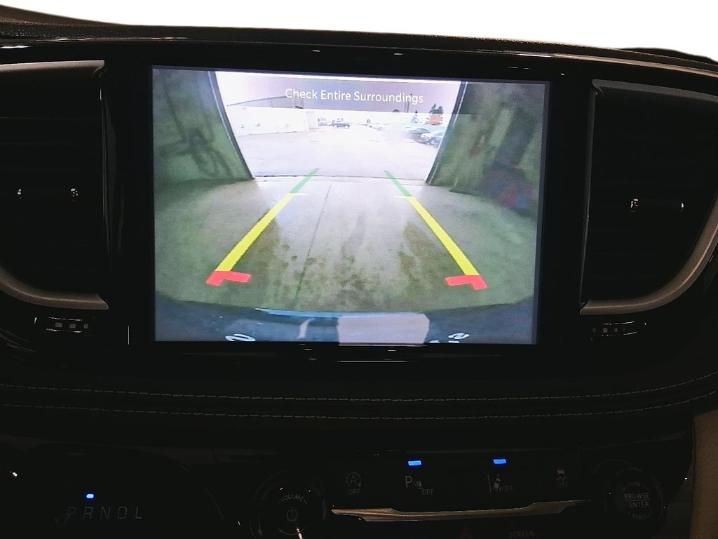 2024 Chrysler Pacifica Touring-L FWD in Stratford, Ontario - 19 - w1024h768px