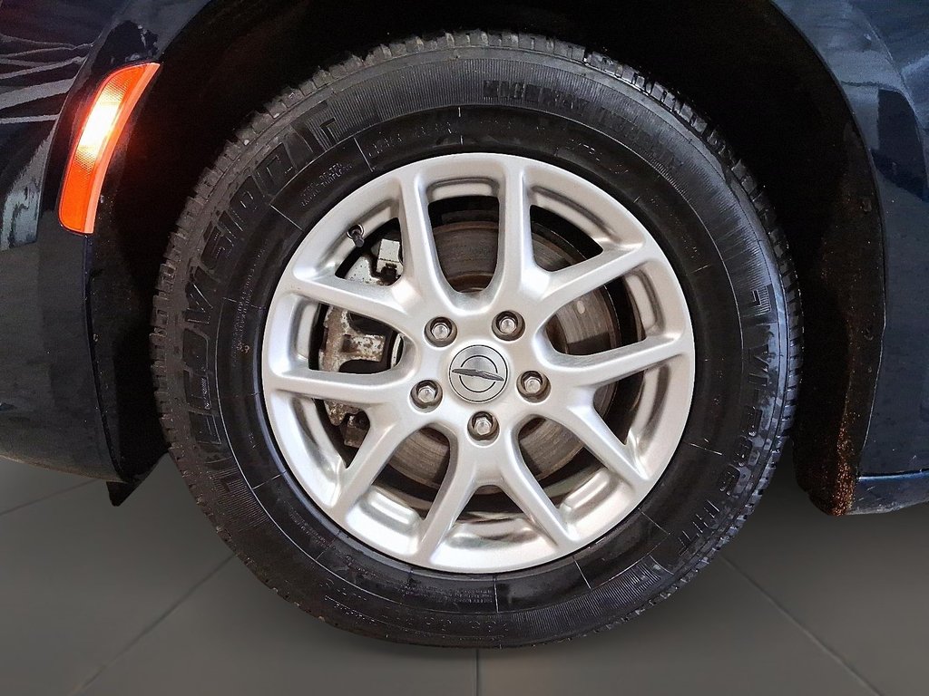 2024 Chrysler Pacifica Touring-L FWD in Stratford, Ontario - 8 - w1024h768px