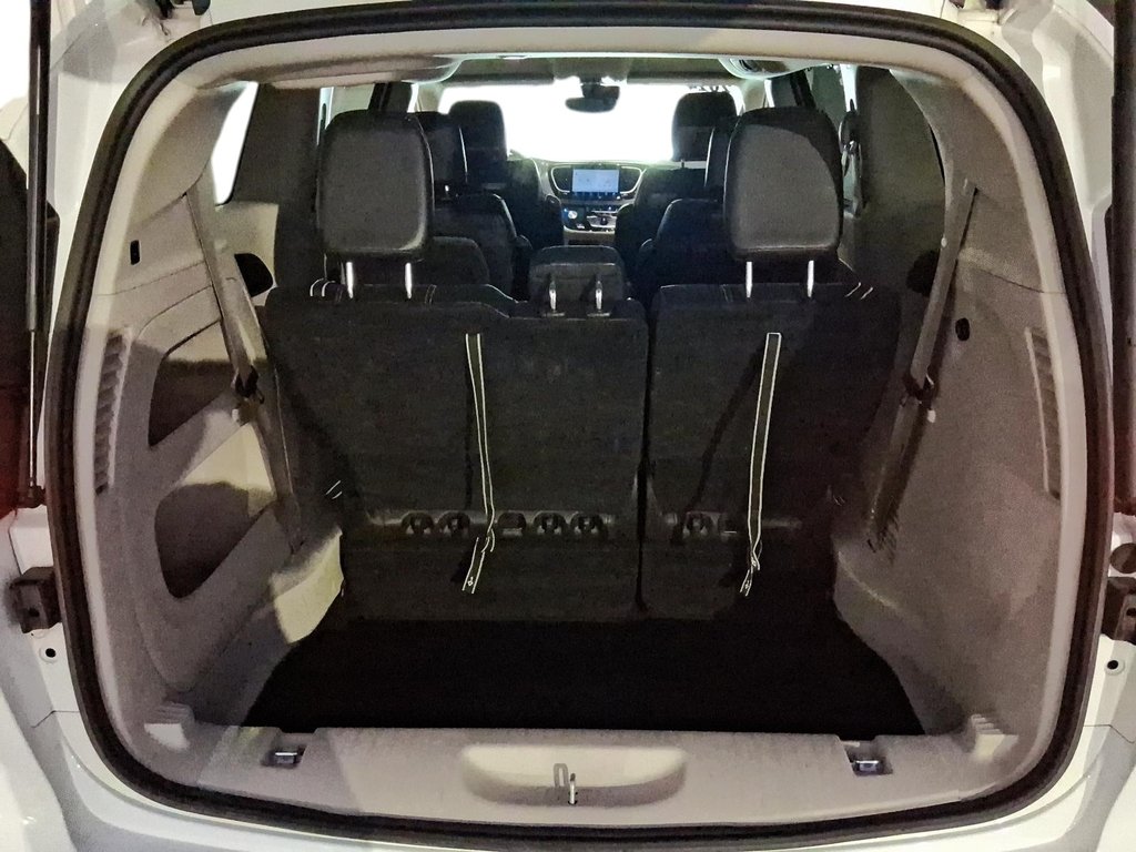 2024 Chrysler Pacifica Touring-L FWD in Stratford, Ontario - 6 - w1024h768px