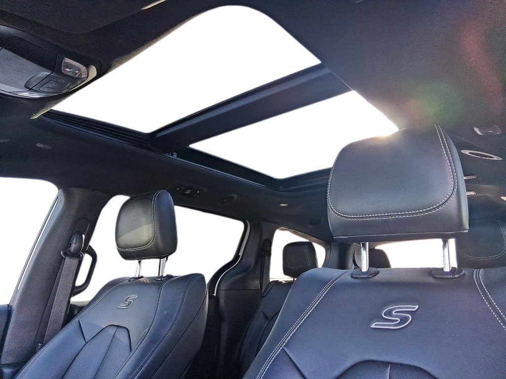 2024 Chrysler Pacifica Touring-L FWD in Stratford, Ontario - 18 - w1024h768px