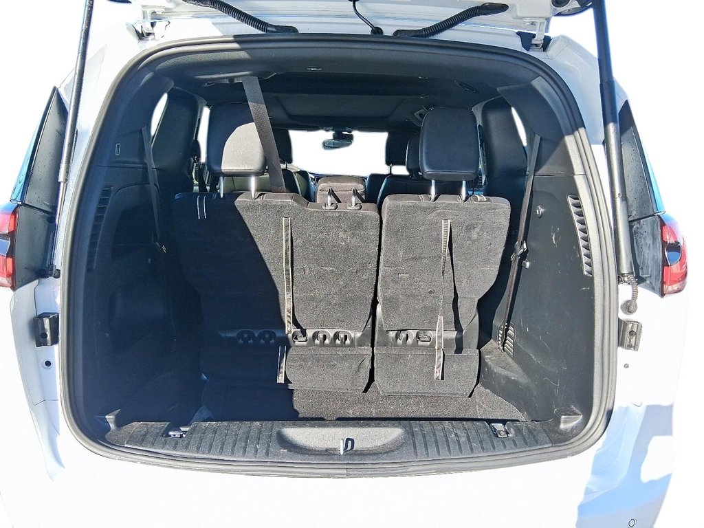 2024 Chrysler Pacifica Touring-L FWD in Stratford, Ontario - 6 - w1024h768px