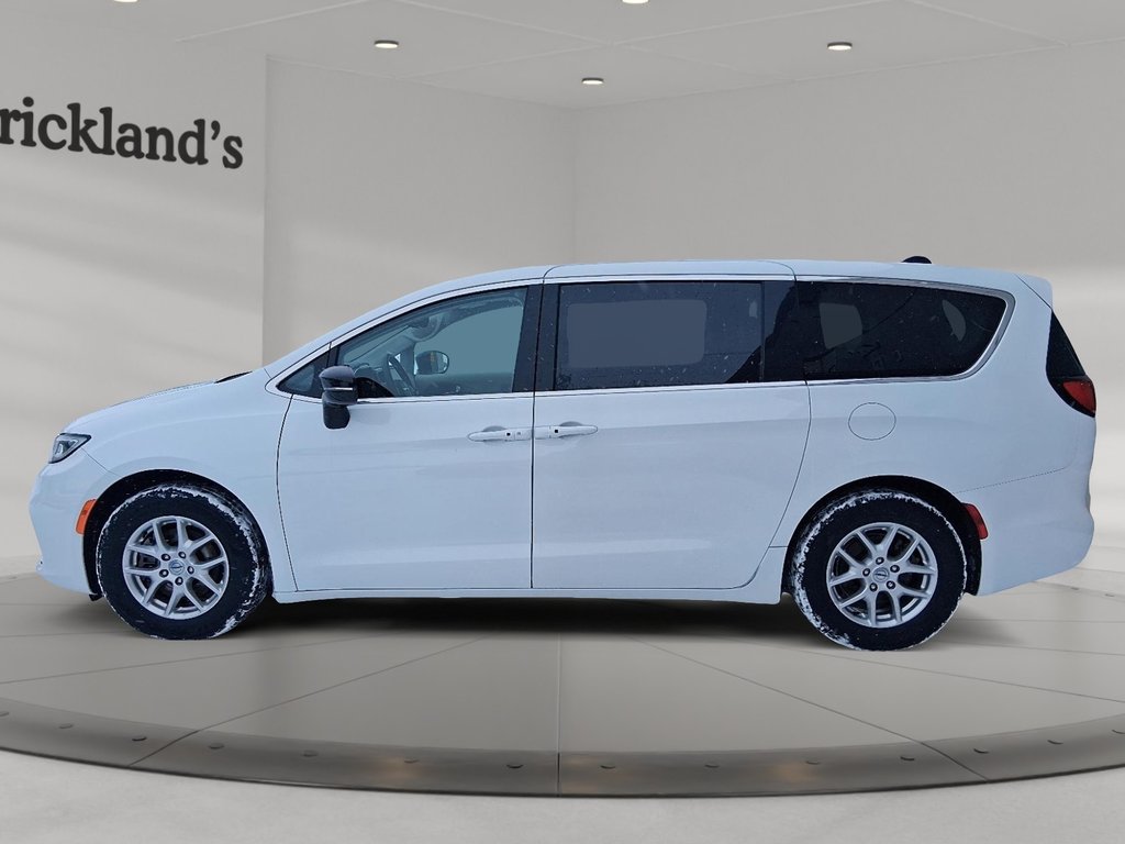 2024 Chrysler Pacifica Touring-L FWD in Stratford, Ontario - 5 - w1024h768px