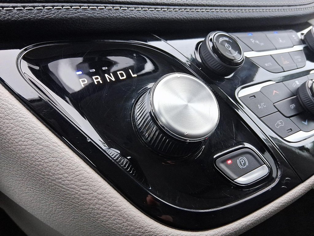 2024 Chrysler Pacifica Touring-L FWD in Stratford, Ontario - 17 - w1024h768px