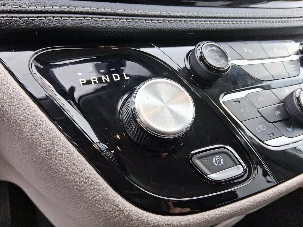 2024 Chrysler Pacifica Touring-L FWD in Stratford, Ontario - 17 - w1024h768px