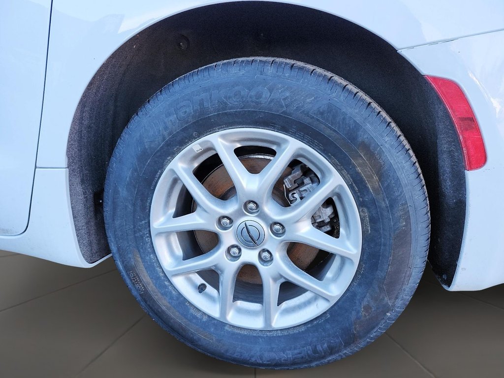 2024 Chrysler Pacifica Touring-L FWD in Stratford, Ontario - 7 - w1024h768px