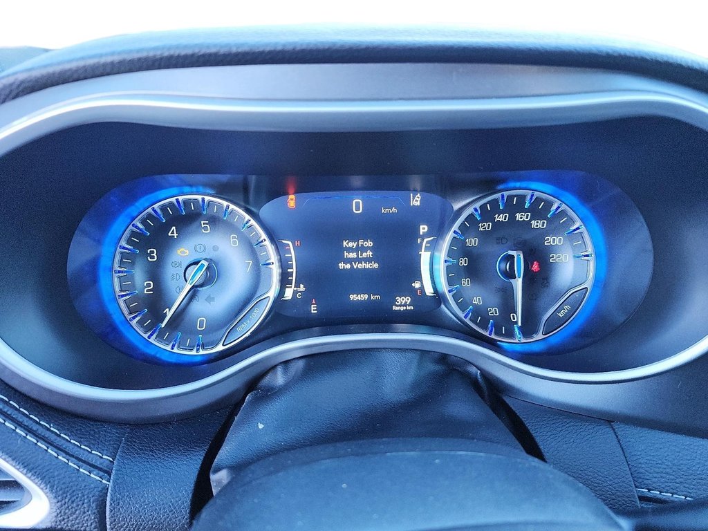 2024 Chrysler Pacifica Touring-L FWD in Stratford, Ontario - 14 - w1024h768px