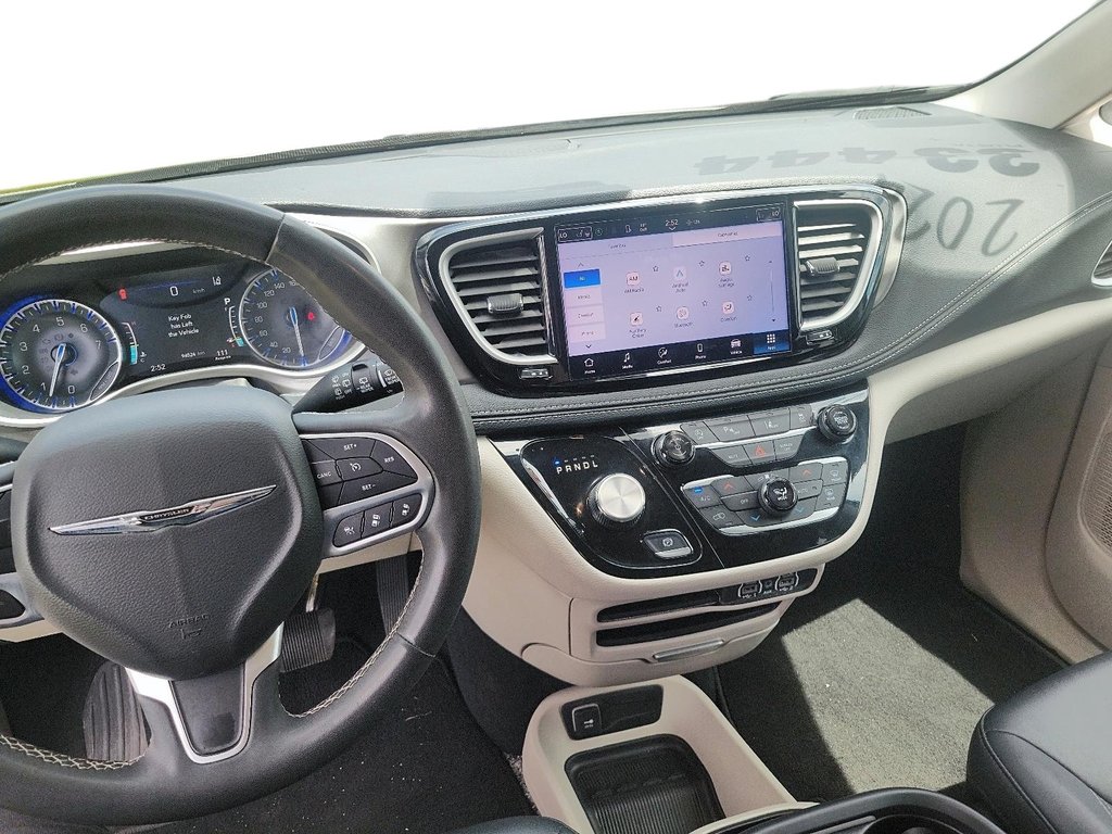 2024 Chrysler Pacifica Touring-L FWD in Stratford, Ontario - 13 - w1024h768px