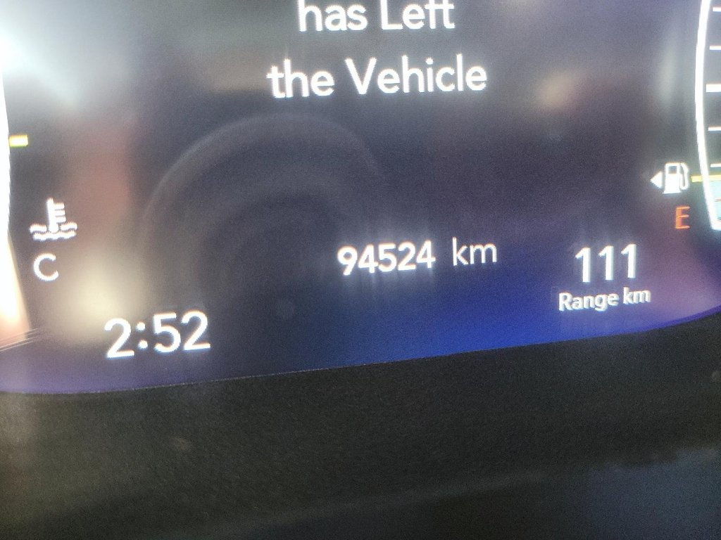 2024 Chrysler Pacifica Touring-L FWD in Stratford, Ontario - 12 - w1024h768px