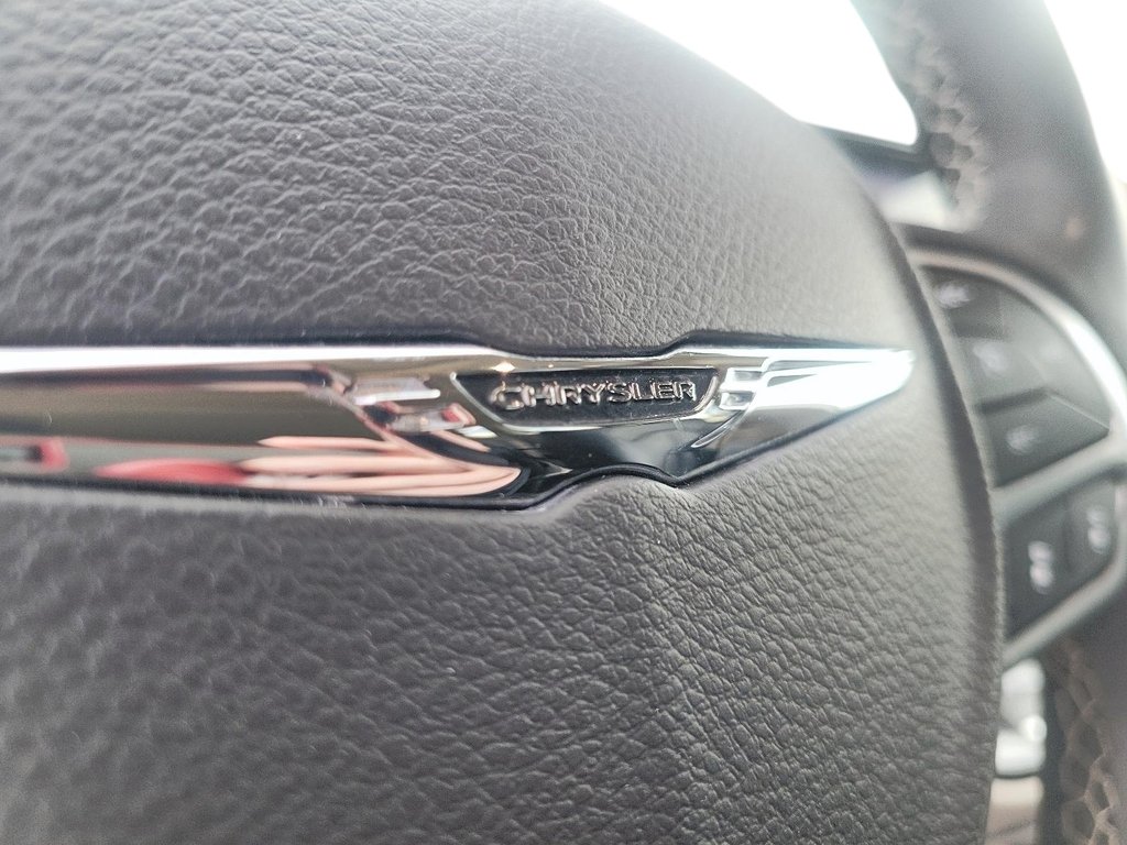 2024 Chrysler Pacifica Touring-L FWD in Stratford, Ontario - 18 - w1024h768px