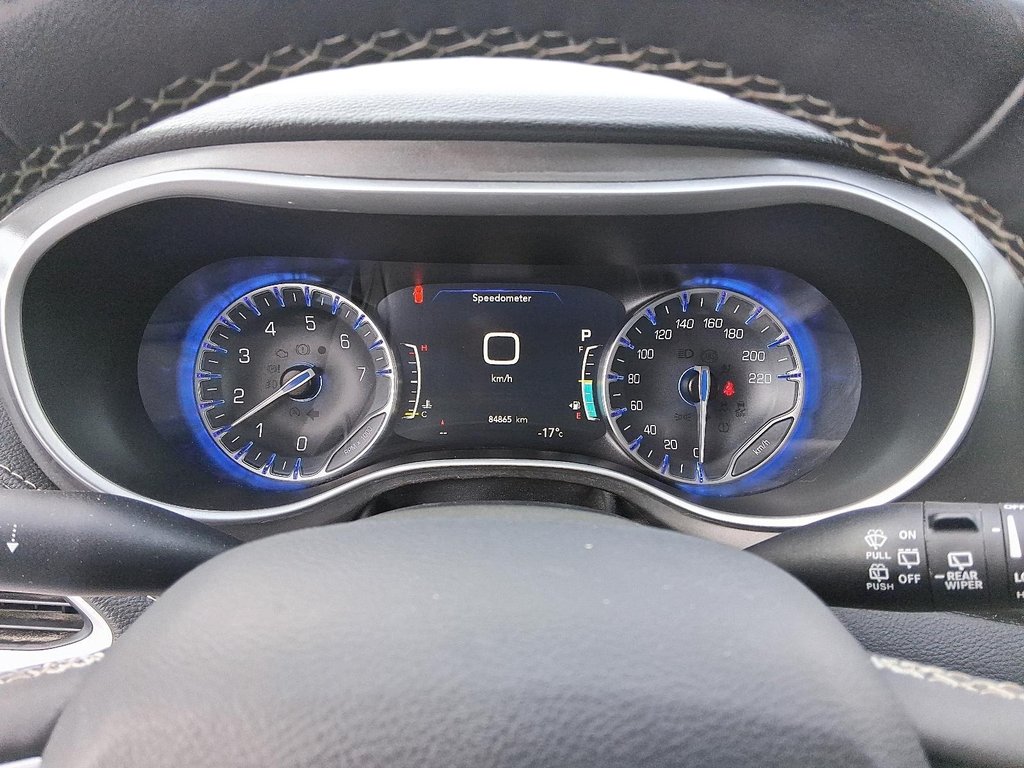 2024 Chrysler Pacifica Touring-L FWD in Stratford, Ontario - 15 - w1024h768px