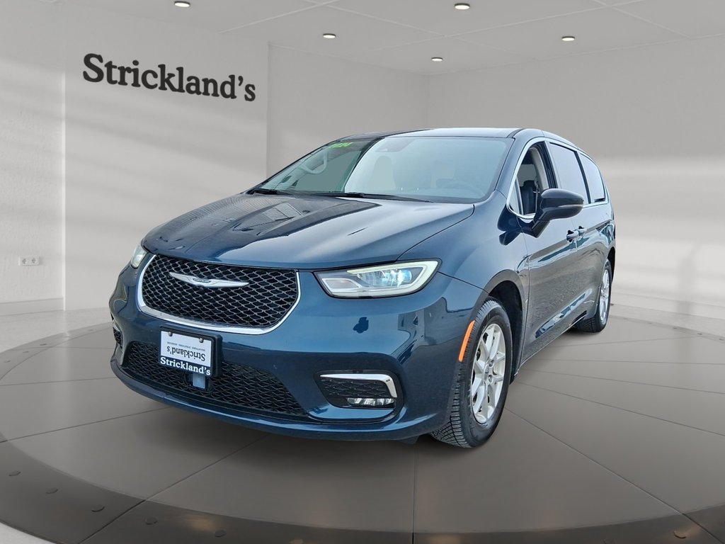 2024 Chrysler Pacifica Touring-L FWD in Stratford, Ontario - 1 - w1024h768px